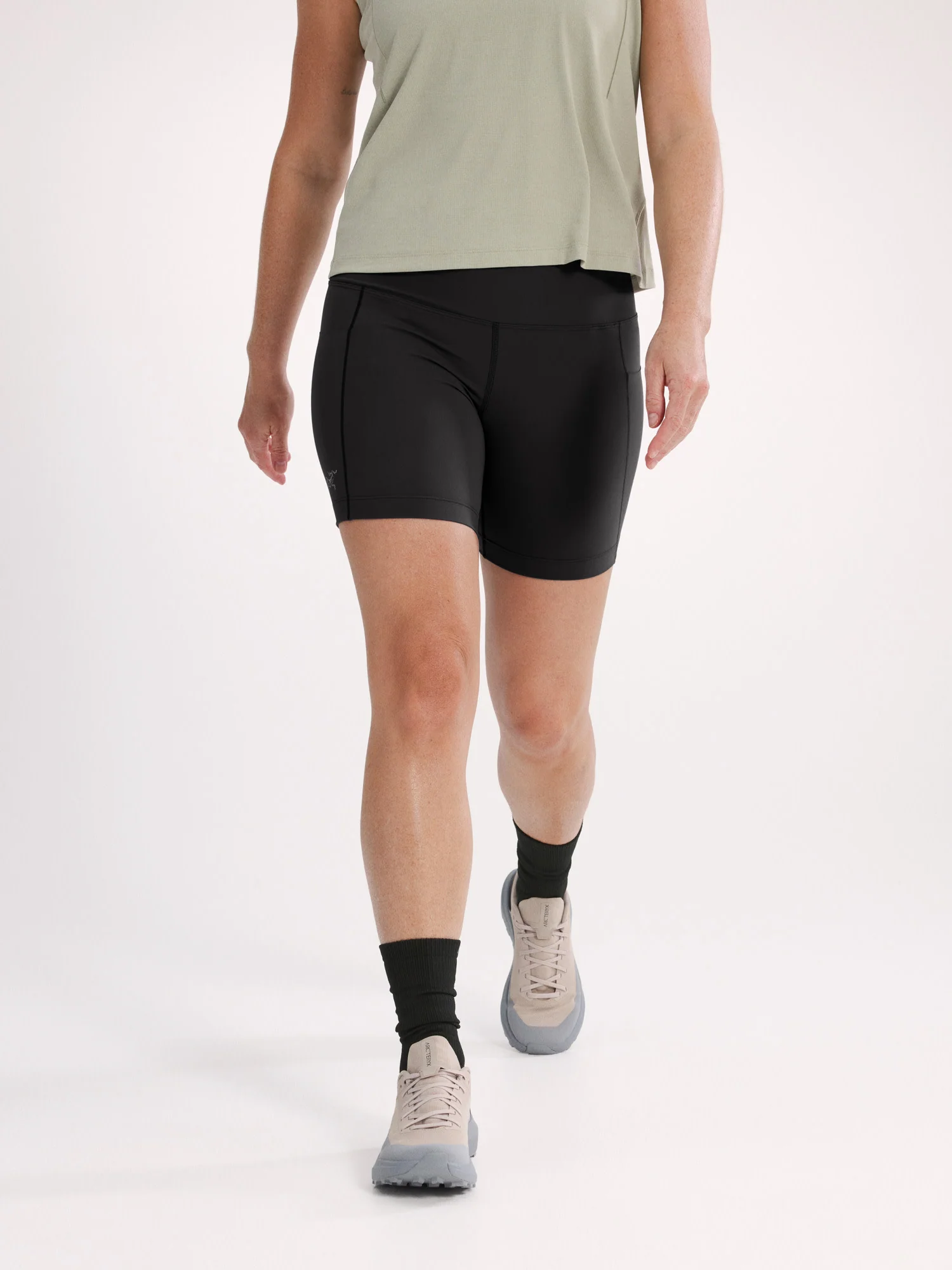 Essent High-Rise Utility Short 6" Women's
