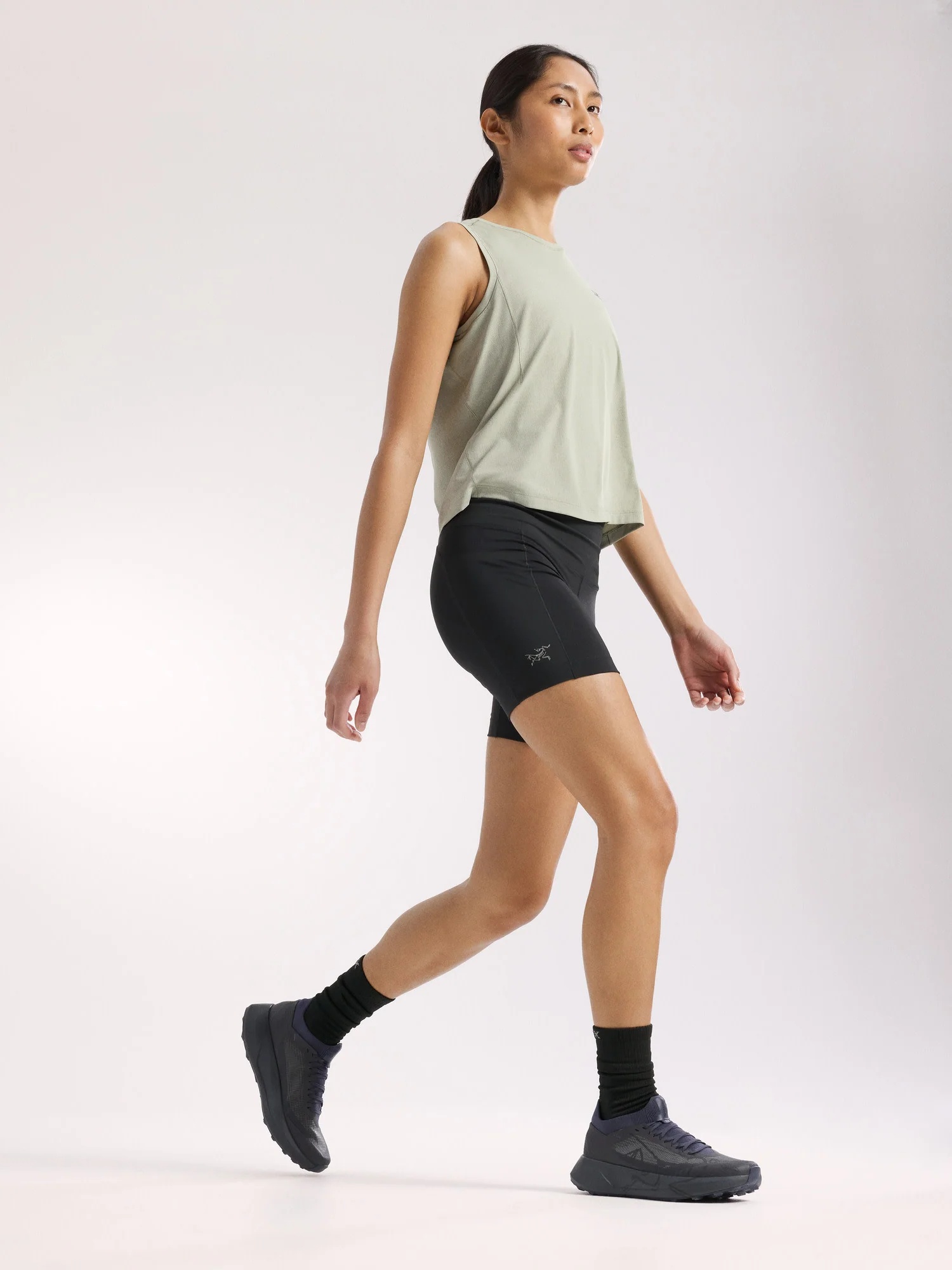 Essent High-Rise Utility Short 6" Women's - Image 3
